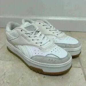 Reebok‎ Classic White Sneakers With Suede Casual Lifestyle Shoe Size 8